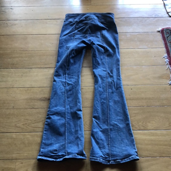 Garage denim bellbottom stretch jeans belt attached 28” waist size 7 - Picture 9 of 9